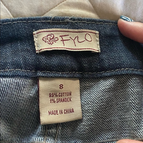 Blue jeans with design on back pockets - Picture 5 of 5